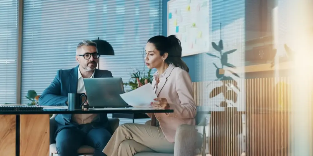 Rappresentazione visiva dell'articolo: Storia della consulenza finanziaria: mercato, normativa e responsabilità